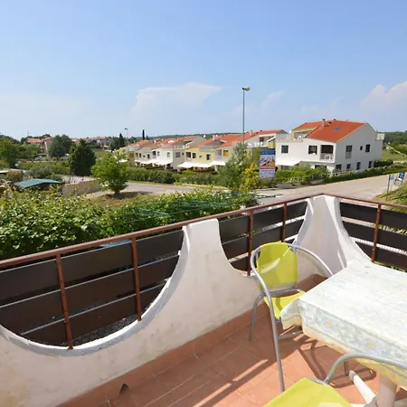 Pensjonat House Mai With Pool