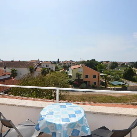 House Mai With Pool Affittacamere Porec