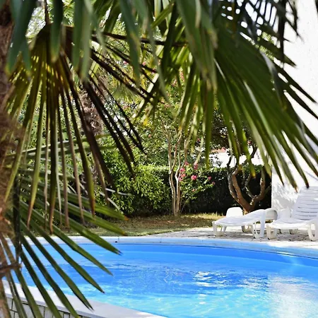 House Mai With Pool